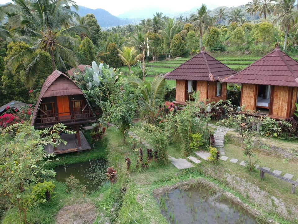 Puri Sunny Camp Villa Munduk Buitenkant foto