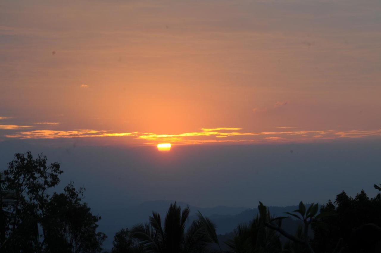 Puri Sunny Camp Villa Munduk Buitenkant foto